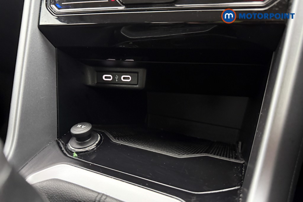 Volkswagen T-Roc Life Manual Petrol SUV - Stock Number (1692791) - 16th supplementary image