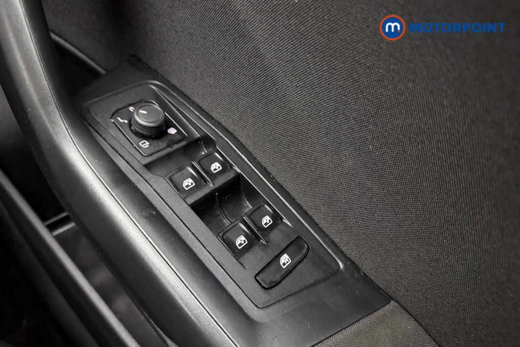 Volkswagen T-Roc Life Manual Petrol SUV - Stock Number (1692791) - 17th supplementary image