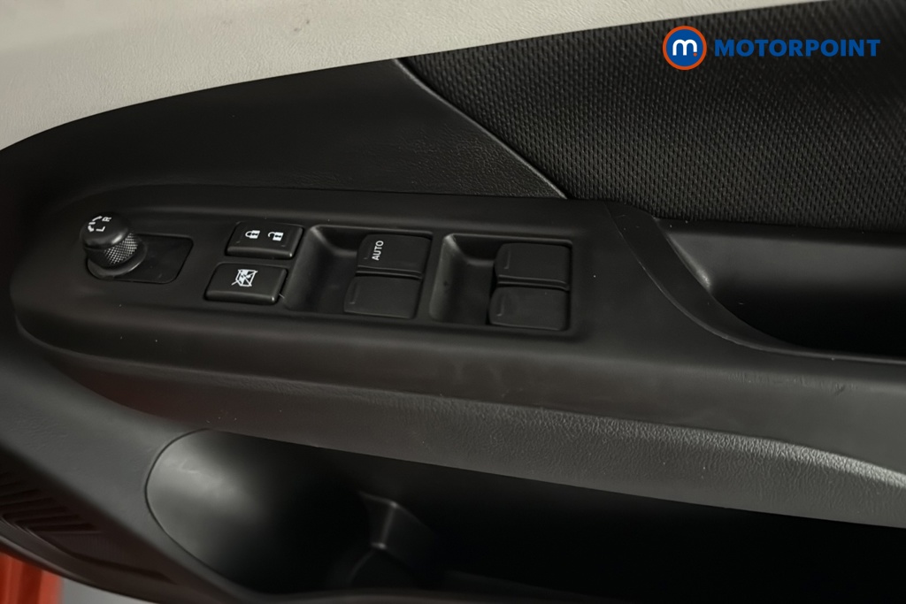 Suzuki Swift Motion Automatic Petrol Hatchback - Stock Number (1693110) - 19th supplementary image
