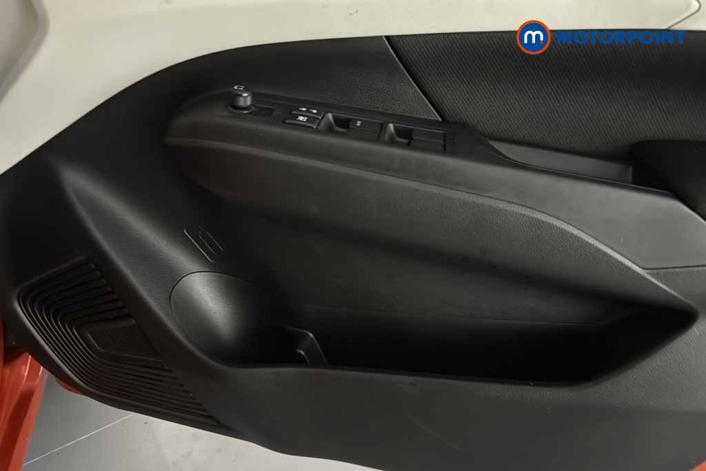 Suzuki Swift Motion Automatic Petrol Hatchback - Stock Number (1693110) - 21st supplementary image