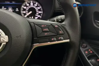 Nissan Juke N-Connecta Automatic Petrol-Electric Hybrid SUV - Stock Number (1693210) - 3rd supplementary image