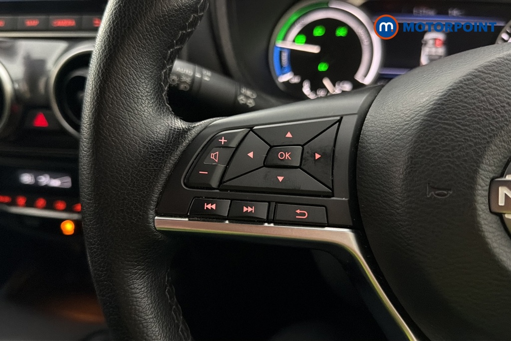 Nissan Juke N-Connecta Automatic Petrol-Electric Hybrid SUV - Stock Number (1693210) - 4th supplementary image