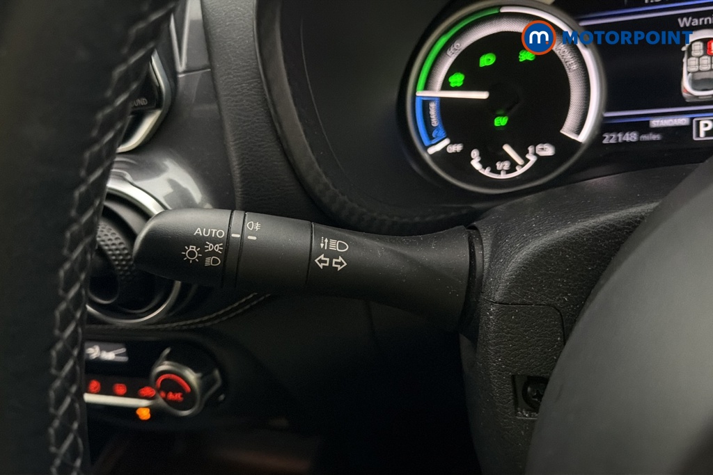Nissan Juke N-Connecta Automatic Petrol-Electric Hybrid SUV - Stock Number (1693210) - 5th supplementary image