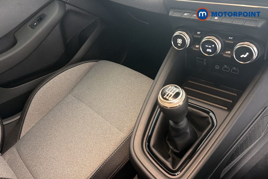 Renault Clio Evolution Manual Petrol Hatchback - Stock Number (1693650) - 15th supplementary image