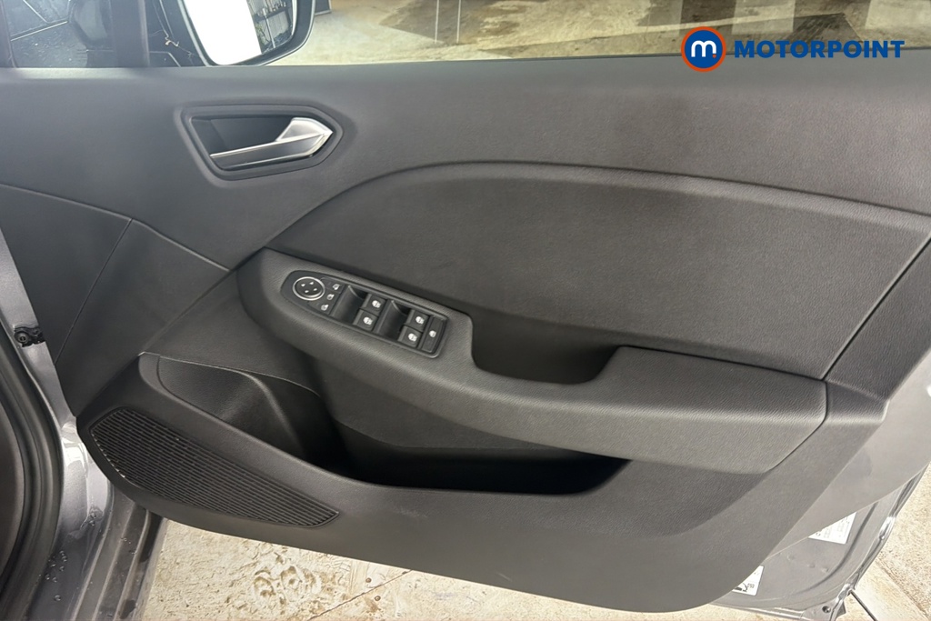 Renault Clio Evolution Manual Petrol Hatchback - Stock Number (1693650) - 18th supplementary image