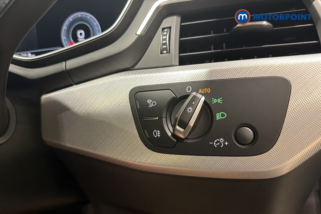 Audi A4 Technik Automatic Petrol Saloon - Stock Number (1694409) - 11th supplementary image
