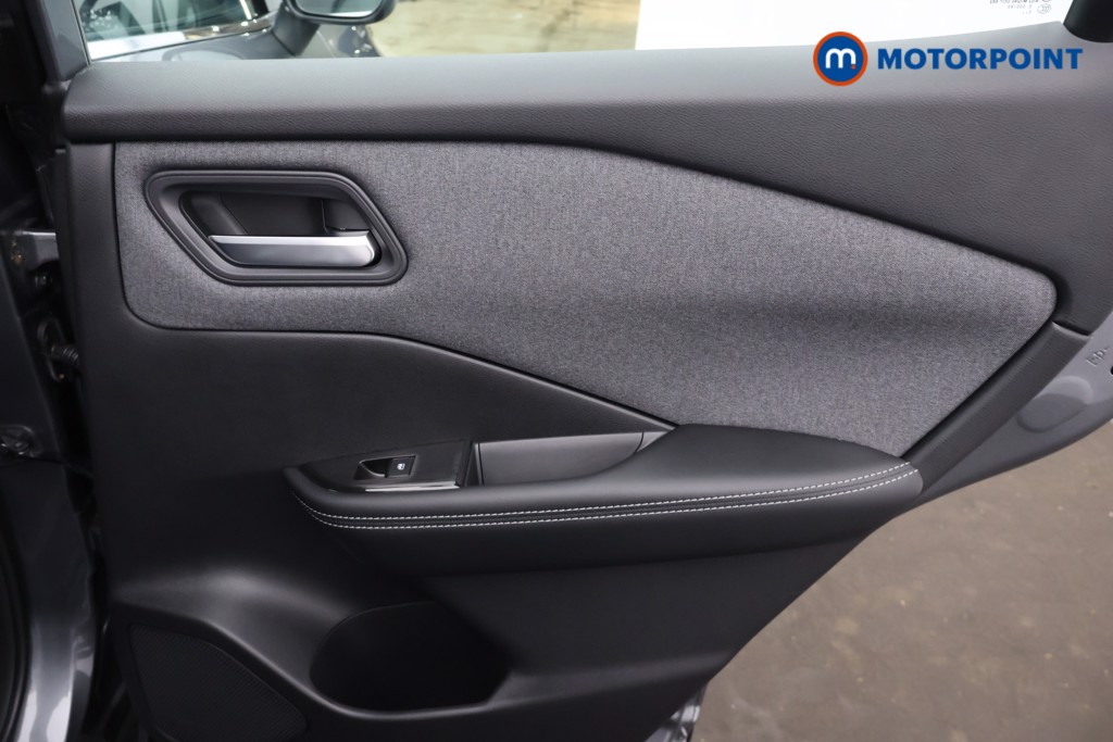 Nissan Qashqai Acenta Premium Automatic Petrol-Electric Hybrid SUV - Stock Number (1672661) - 17th supplementary image