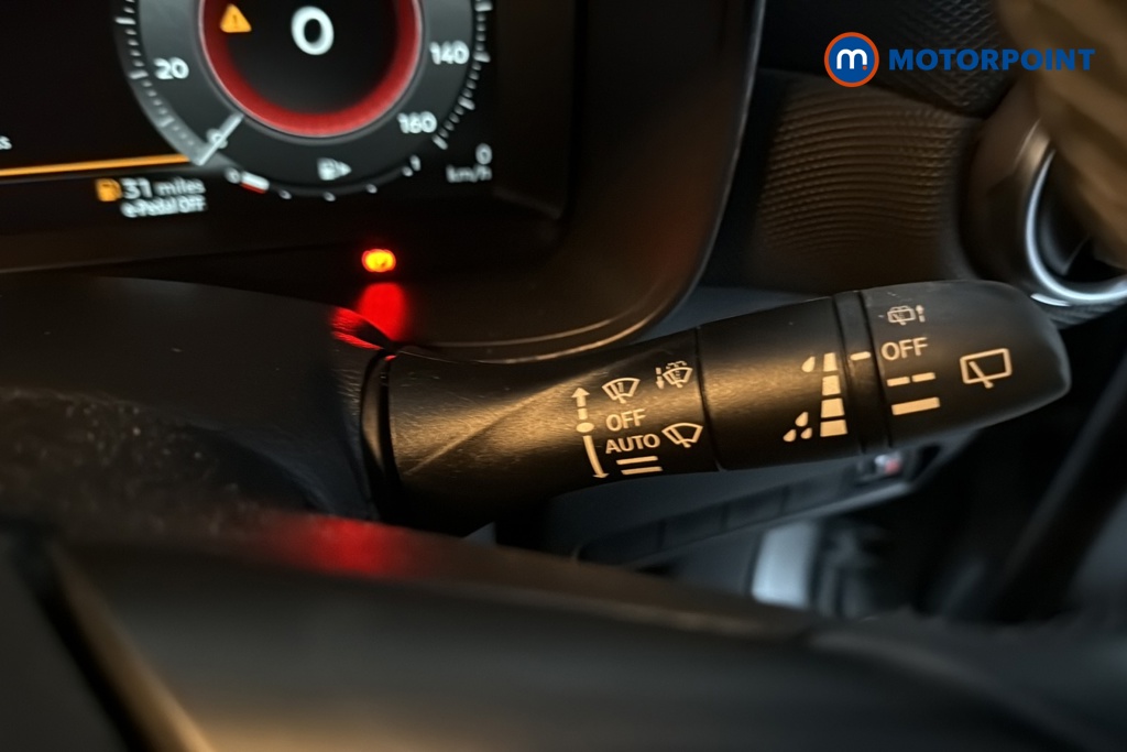 Nissan Juke N-Connecta Automatic Petrol-Electric Hybrid SUV - Stock Number (1678385) - 6th supplementary image