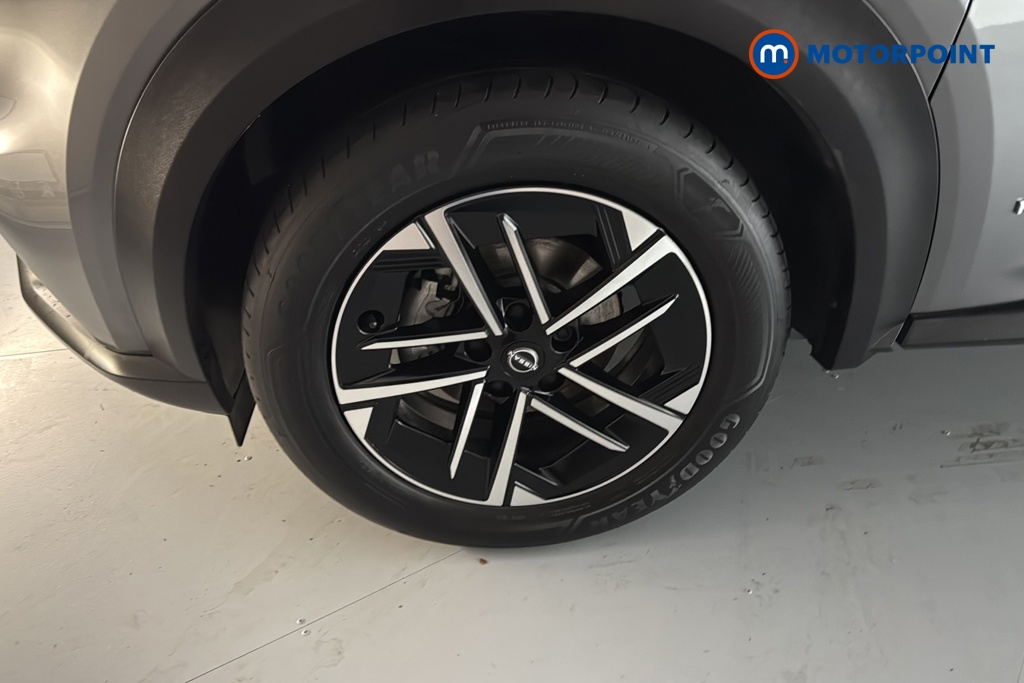 Nissan Juke N-Connecta Automatic Petrol-Electric Hybrid SUV - Stock Number (1678385) - 44th supplementary image