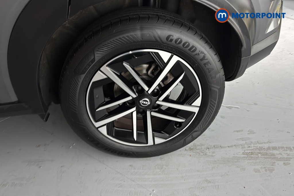 Nissan Juke N-Connecta Automatic Petrol-Electric Hybrid SUV - Stock Number (1678385) - 45th supplementary image