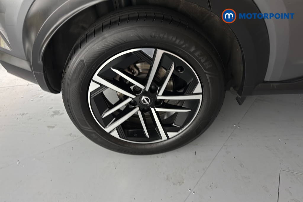 Nissan Juke N-Connecta Automatic Petrol-Electric Hybrid SUV - Stock Number (1678385) - 46th supplementary image