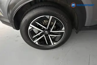 Nissan Juke N-Connecta Automatic Petrol-Electric Hybrid SUV - Stock Number (1678385) - 46th supplementary image