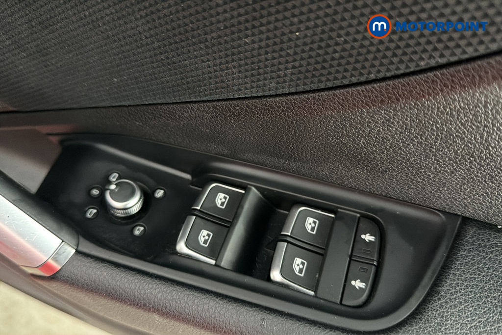 Audi Q2 Black Edition Automatic Petrol SUV - Stock Number (1681442) - 19th supplementary image