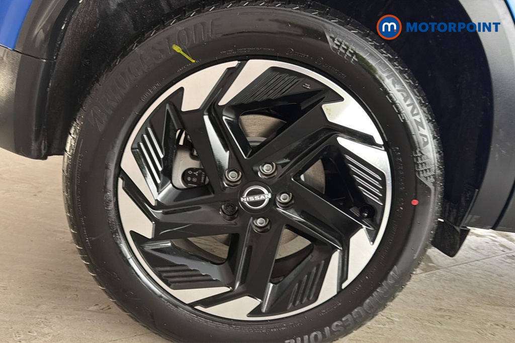 Nissan Qashqai N-Connecta Manual Petrol SUV - Stock Number (1683520) - 46th supplementary image