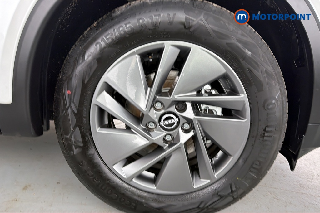 Nissan Qashqai Acenta Premium Manual Petrol SUV - Stock Number (1683547) - 47th supplementary image