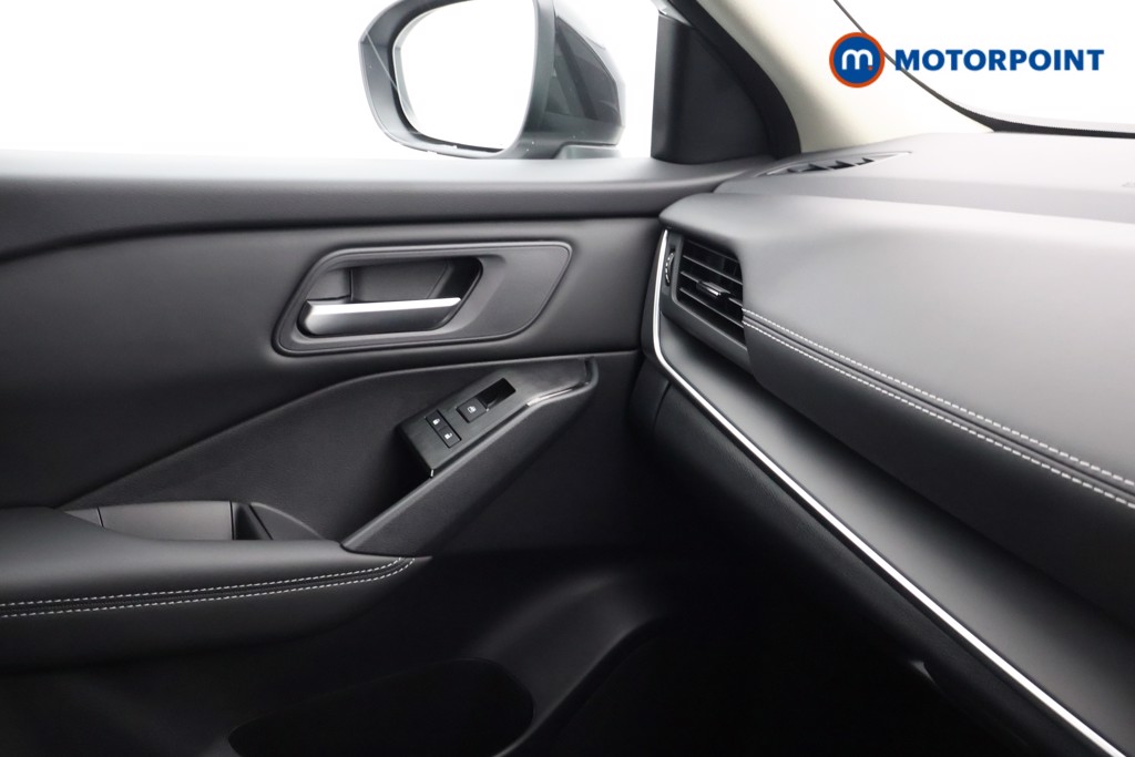 Nissan Qashqai N-Connecta Manual Petrol SUV - Stock Number (1683568) - 10th supplementary image
