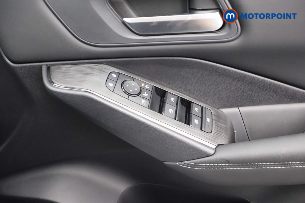 Nissan Qashqai N-Connecta Manual Petrol SUV - Stock Number (1683568) - 11th supplementary image