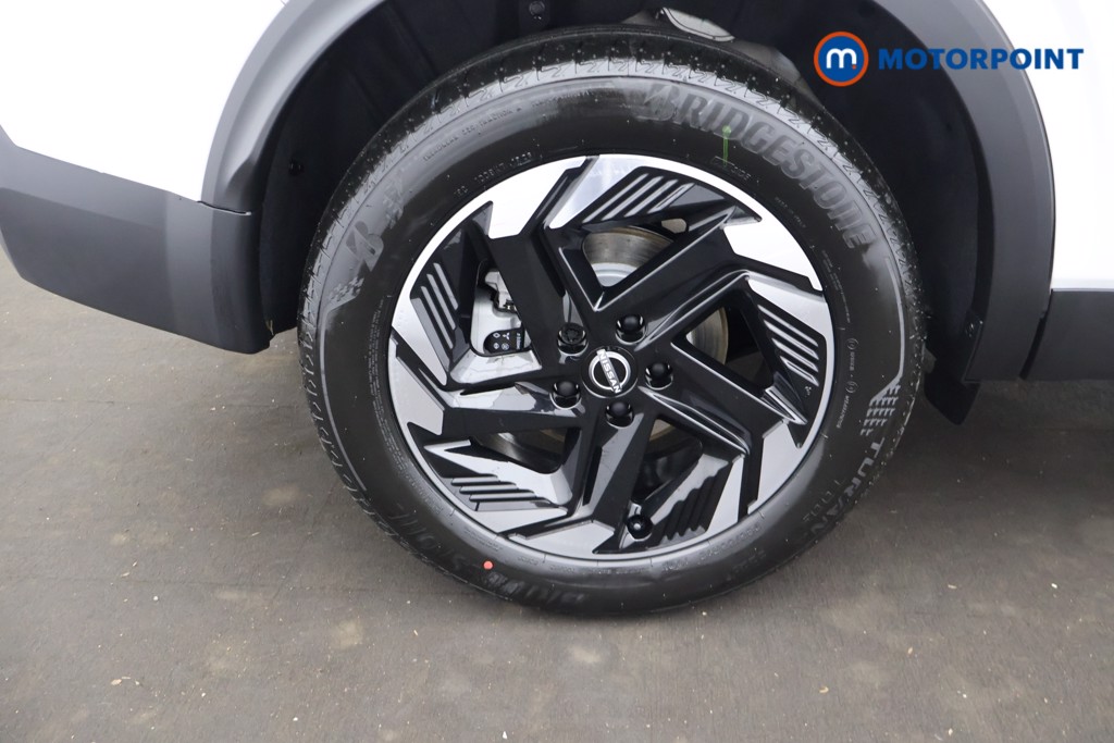 Nissan Qashqai N-Connecta Manual Petrol SUV - Stock Number (1683568) - 20th supplementary image