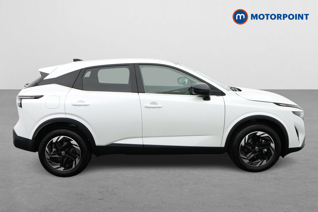 Nissan Qashqai N-Connecta Manual Petrol SUV - Stock Number (1683568) - Drivers side