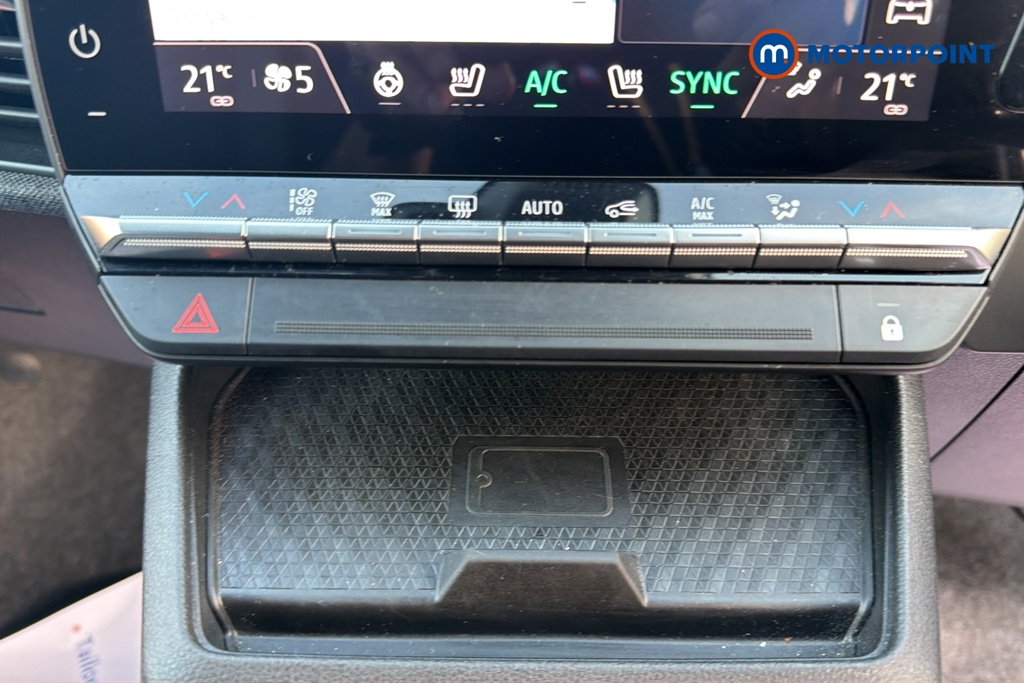 Renault Megane E-Tech Iconic Automatic Electric Hatchback - Stock Number (1686549) - 12th supplementary image