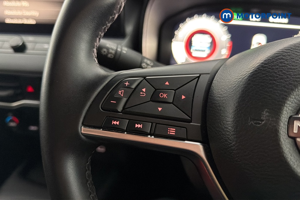 Nissan Juke N-Connecta Manual Petrol SUV - Stock Number (1687197) - 4th supplementary image