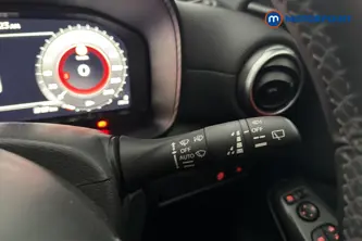 Nissan Juke N-Connecta Manual Petrol SUV - Stock Number (1687197) - 6th supplementary image