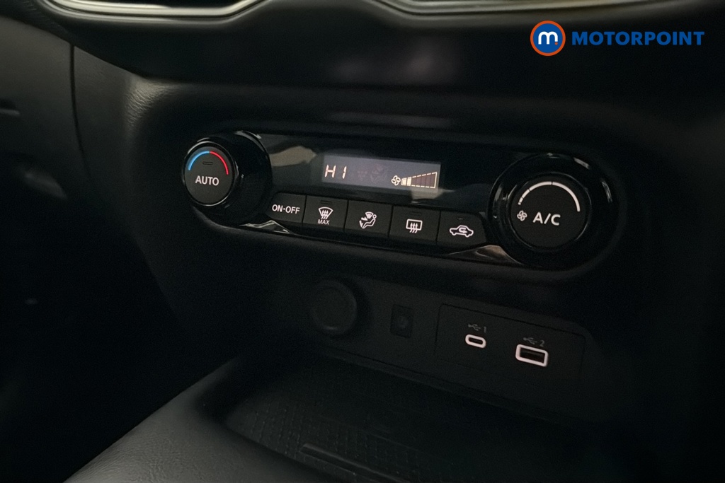 Nissan Juke N-Connecta Manual Petrol SUV - Stock Number (1687197) - 12th supplementary image