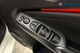 Nissan Juke N-Connecta Manual Petrol SUV - Stock Number (1687197) - 19th supplementary image