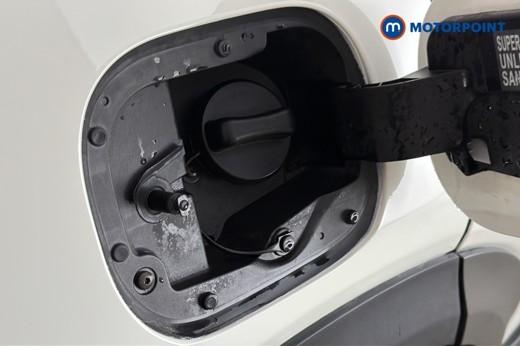 Nissan Juke N-Connecta Manual Petrol SUV - Stock Number (1687197) - 41st supplementary image