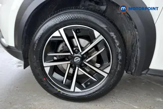 Nissan Juke N-Connecta Manual Petrol SUV - Stock Number (1687197) - 44th supplementary image
