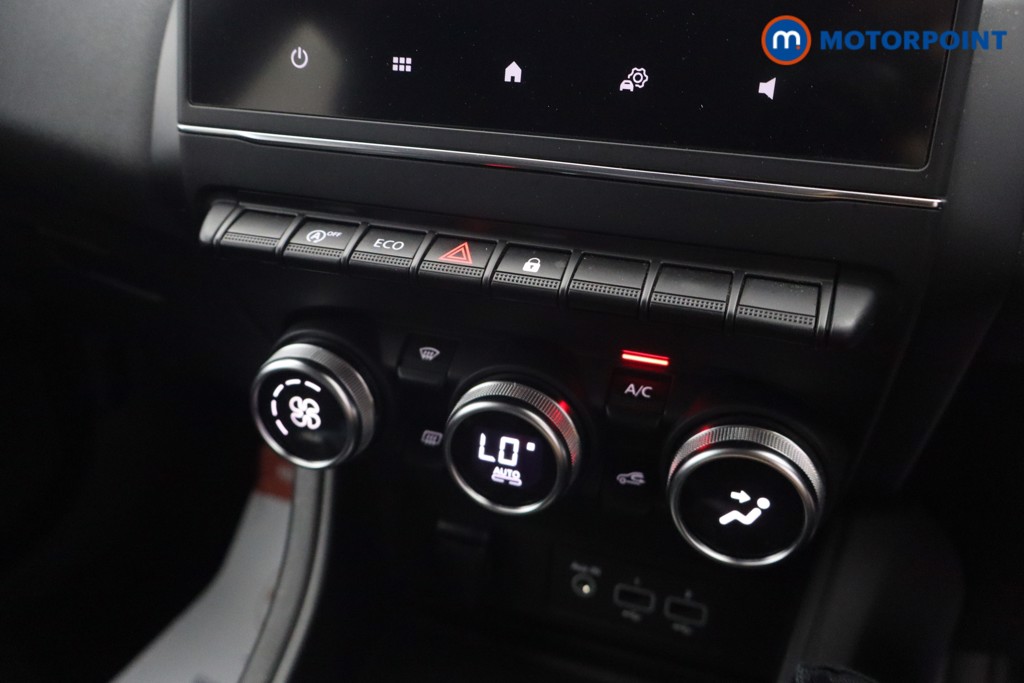 Renault Captur Iconic Manual Petrol SUV - Stock Number (1687315) - 11th supplementary image