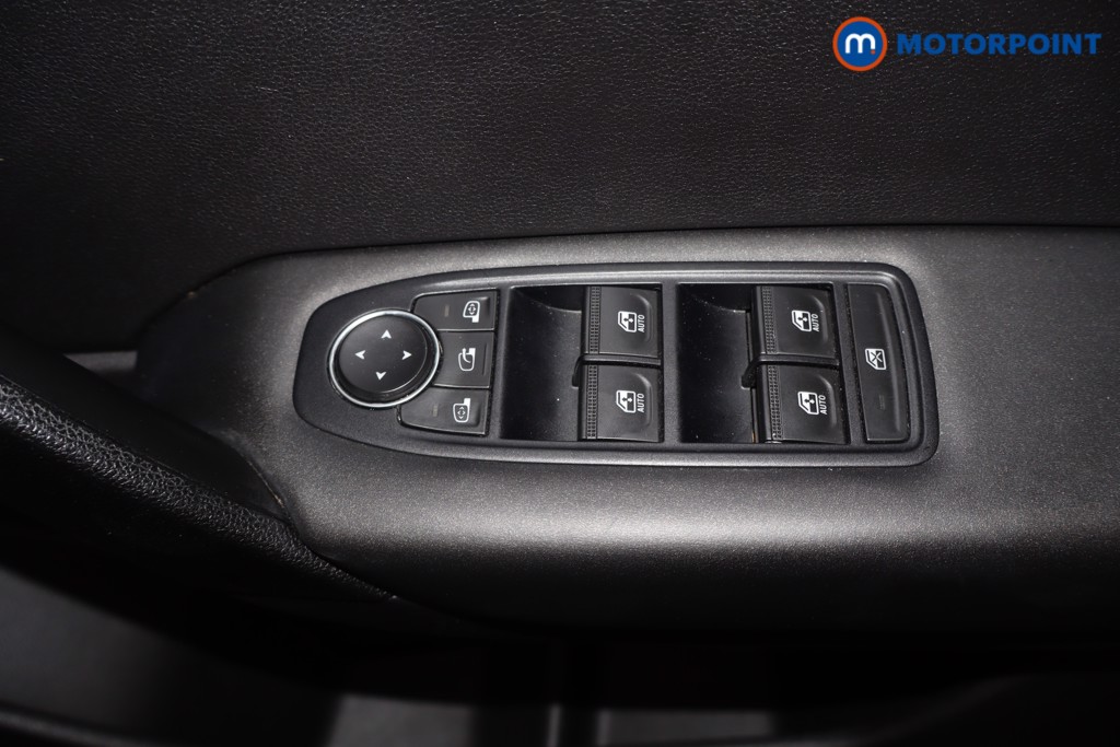Renault Captur Iconic Manual Petrol SUV - Stock Number (1687315) - 18th supplementary image