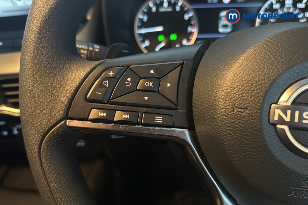 Nissan Juke Acenta Premium Automatic Petrol SUV - Stock Number (1689074) - 4th supplementary image