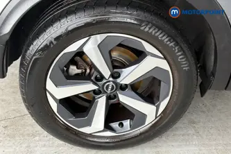 Nissan Qashqai N-Connecta Manual Petrol SUV - Stock Number (1689093) - 46th supplementary image
