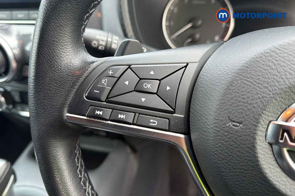 Nissan Juke Tekna Automatic Petrol SUV - Stock Number (1689808) - 4th supplementary image