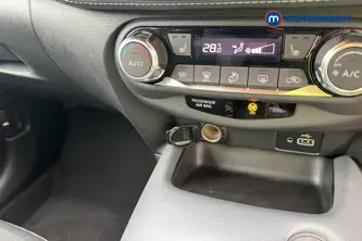 Nissan Juke Tekna Automatic Petrol SUV - Stock Number (1689808) - 14th supplementary image