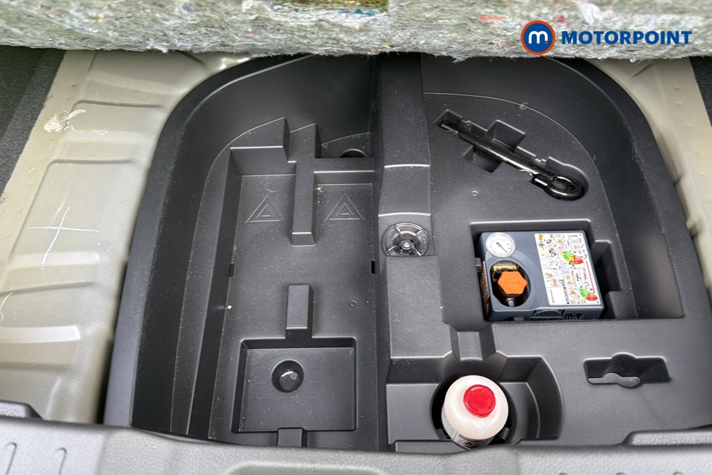Nissan Juke Tekna Automatic Petrol SUV - Stock Number (1689808) - 33rd supplementary image