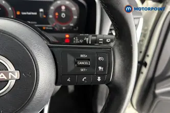 Nissan Qashqai N-Connecta Manual Petrol SUV - Stock Number (1690199) - 3rd supplementary image