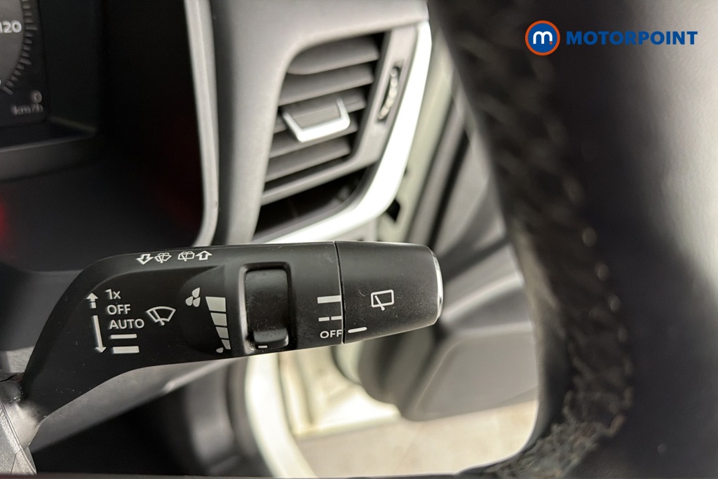 Nissan Qashqai N-Connecta Manual Petrol SUV - Stock Number (1690199) - 6th supplementary image