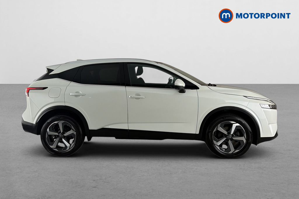 Nissan Qashqai N-Connecta Manual Petrol SUV - Stock Number (1690199) - Passenger side