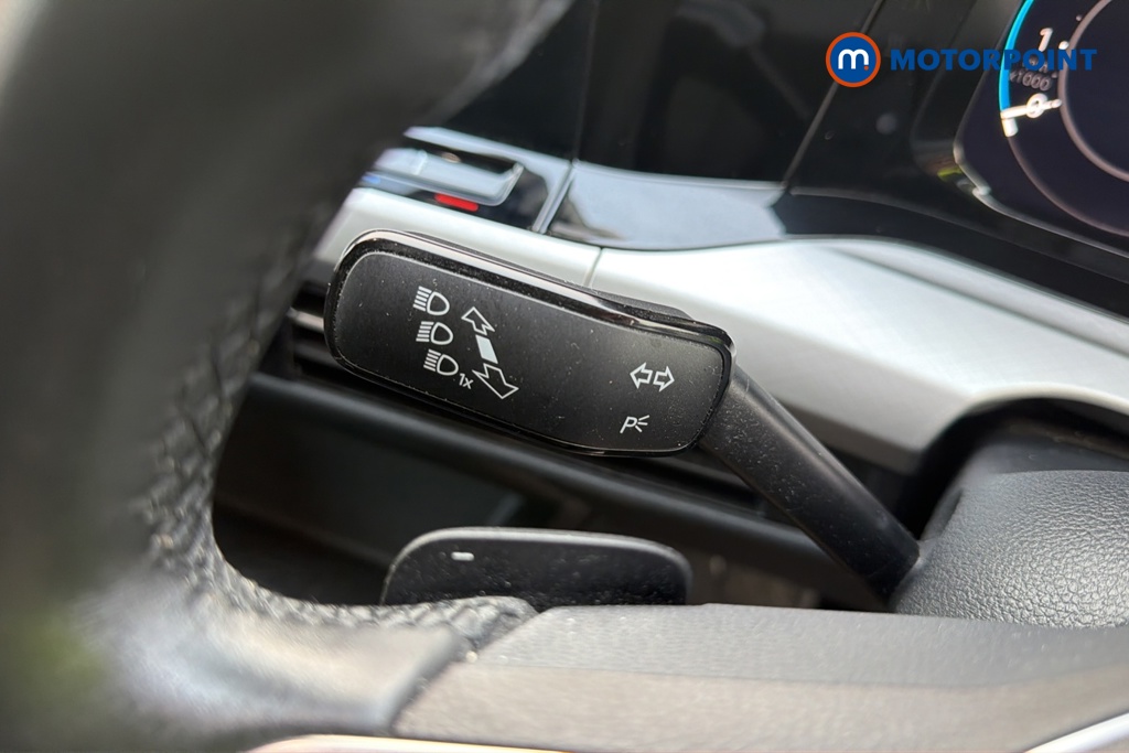 Volkswagen Golf Life Automatic Petrol Hatchback - Stock Number (1691448) - 5th supplementary image