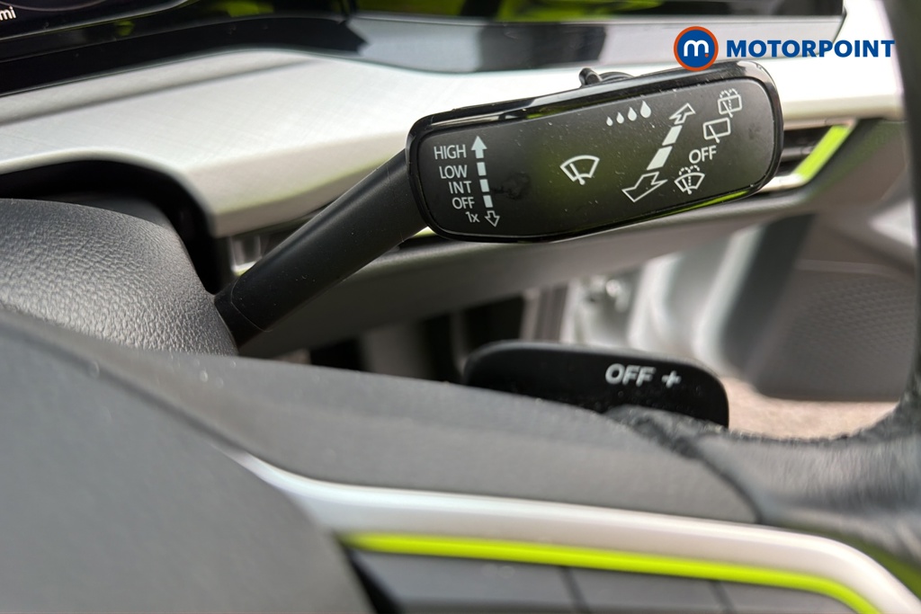 Volkswagen Golf Life Automatic Petrol Hatchback - Stock Number (1691448) - 6th supplementary image