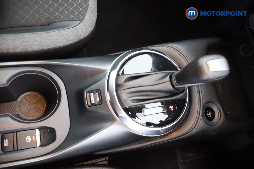 Nissan Juke N-Connecta Automatic Petrol-Electric Hybrid SUV - Stock Number (1691489) - 9th supplementary image