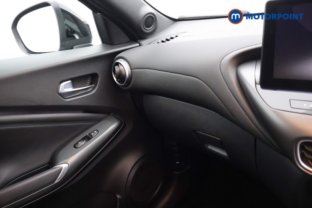 Nissan Juke N-Connecta Automatic Petrol-Electric Hybrid SUV - Stock Number (1691489) - 10th supplementary image