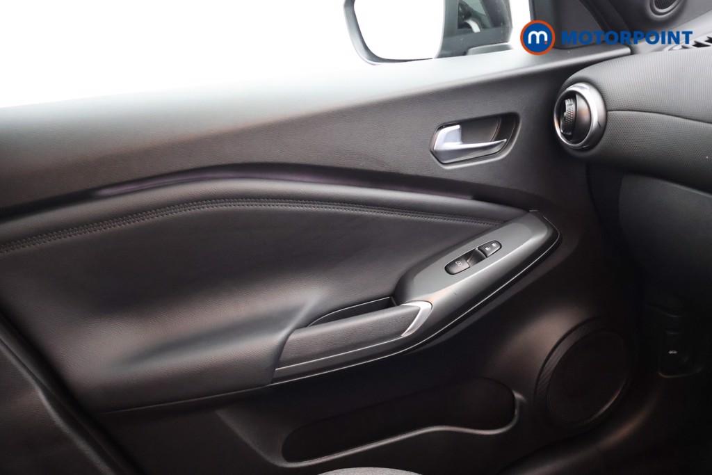 Nissan Juke N-Connecta Automatic Petrol-Electric Hybrid SUV - Stock Number (1691489) - 11th supplementary image