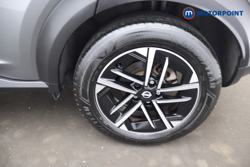 Nissan Juke N-Connecta Automatic Petrol-Electric Hybrid SUV - Stock Number (1691489) - 32nd supplementary image