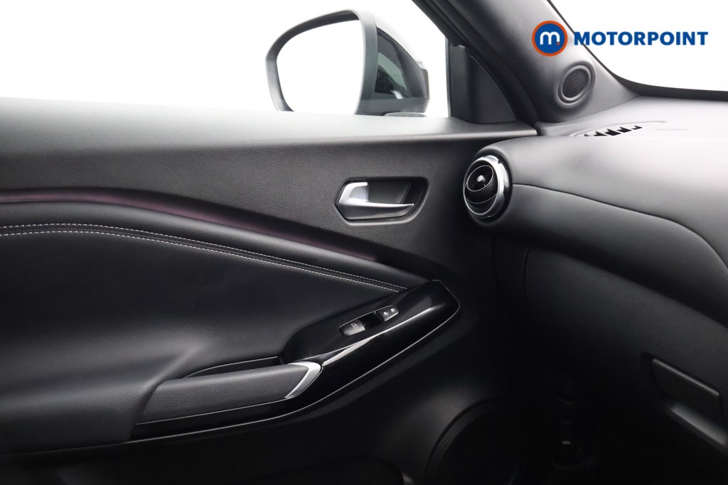 Nissan Juke Tekna Automatic Petrol-Electric Hybrid SUV - Stock Number (1691493) - 37th supplementary image