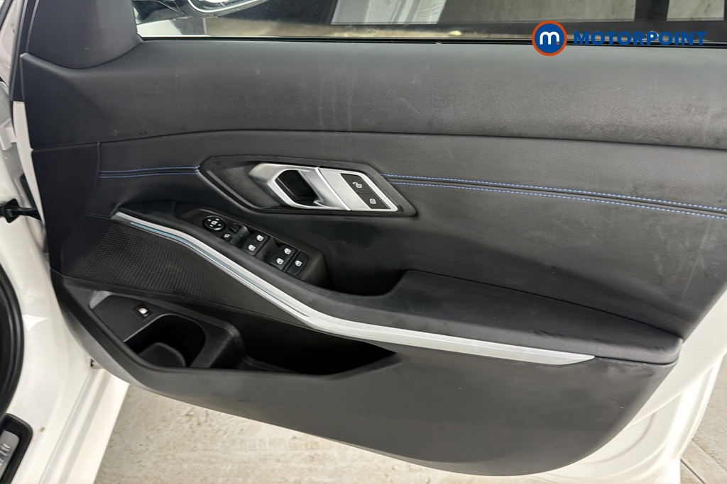 BMW 3 Series M Sport Automatic Petrol Plug-In Hybrid Saloon - Stock Number (1692158) - 18th supplementary image