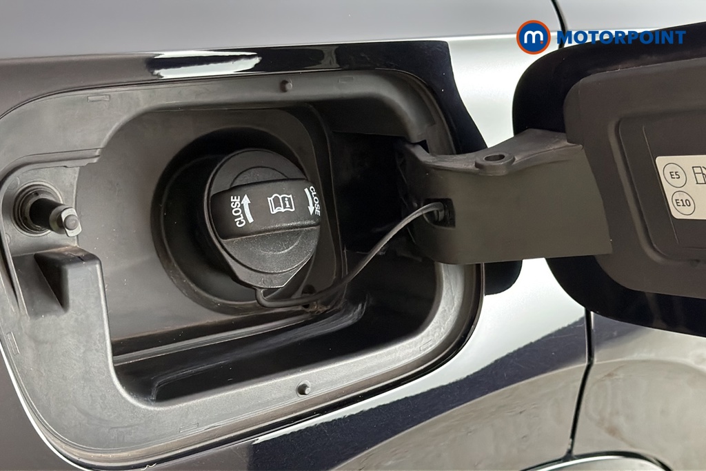 Volkswagen Tiguan R-Line Automatic Petrol Plug-In Hybrid SUV - Stock Number (1692361) - 41st supplementary image