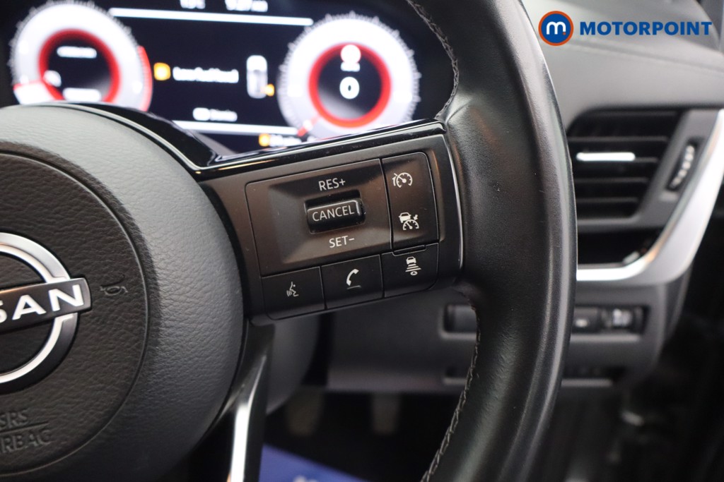 Nissan Qashqai N-Connecta Manual Petrol SUV - Stock Number (1692749) - 4th supplementary image